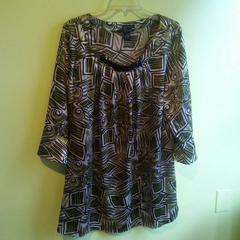 Jeweled neck Blouse